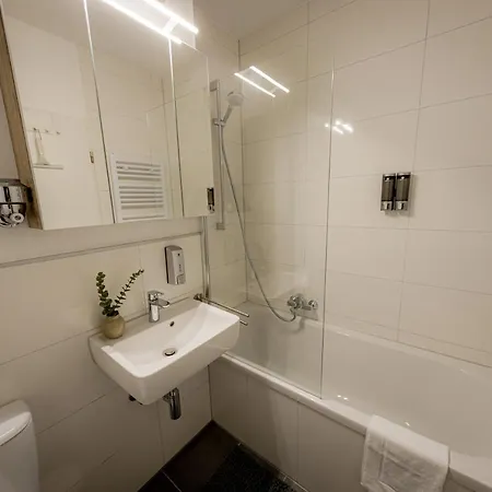 !goldpath! - Spitalhof I Modern I Wlan I Kueche I Balkon I Smarttv Mit Wipu