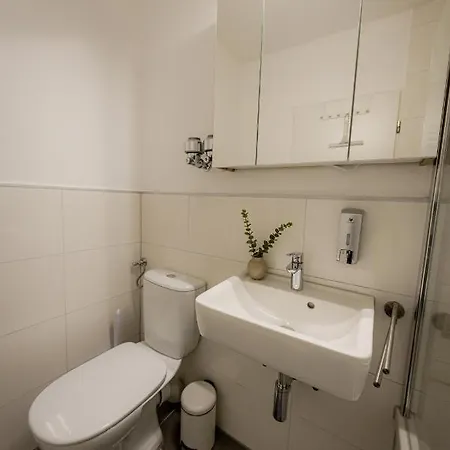 !goldpath! - Spitalhof I Modern I Wlan I Kueche I Balkon I Smarttv Mit Wipu Apartment *