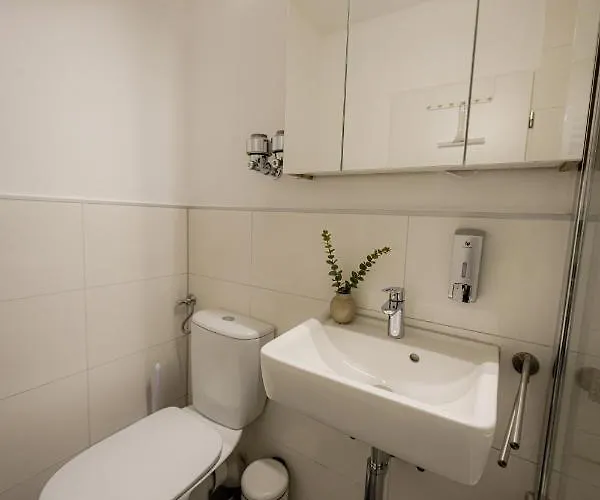 'goldpath' - Spitalhof I Modern I Wlan I Kueche I Balkon I Smarttv Mit Wipu Апартаменты *